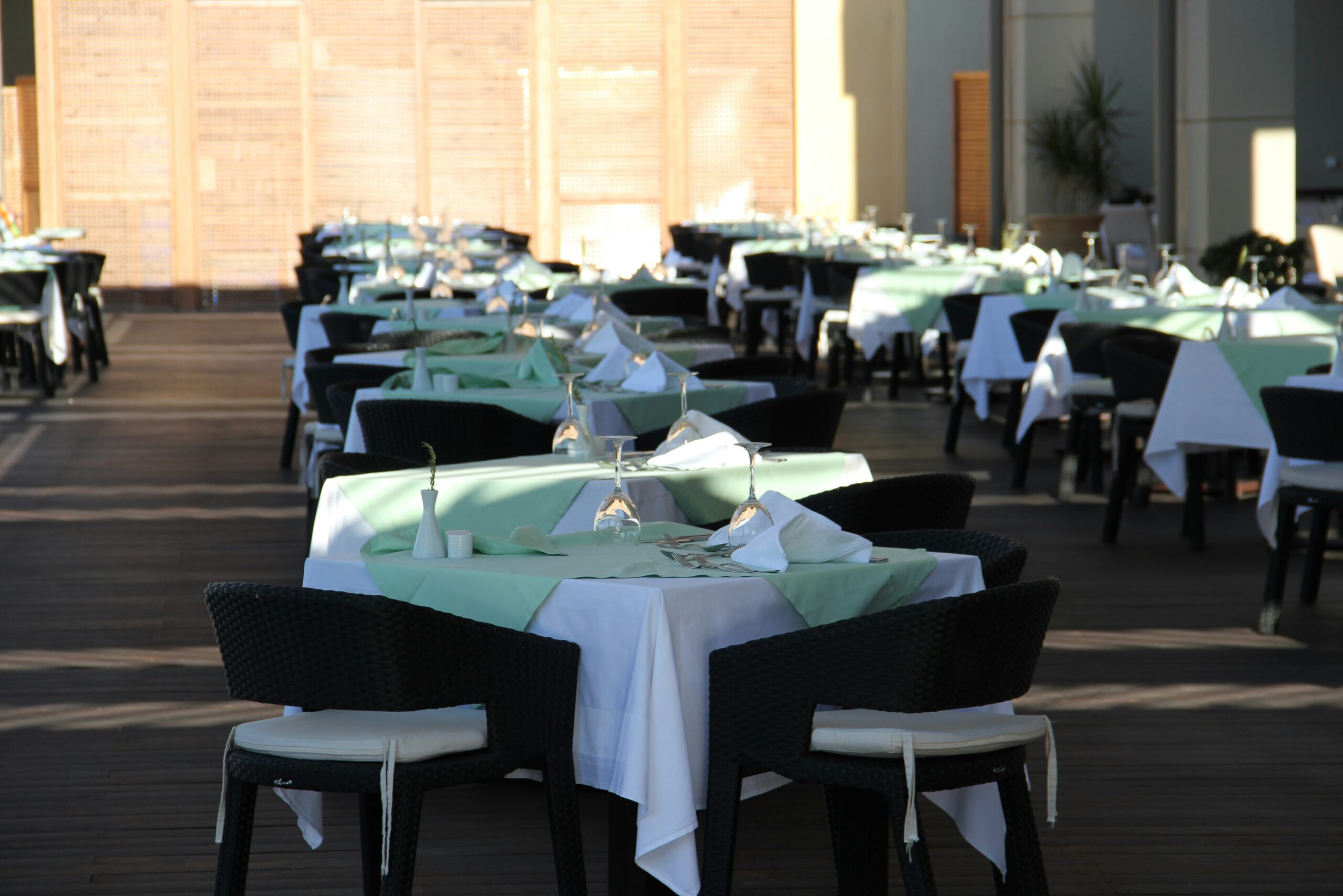 Corporate Catering Tips for Business Meetings in Dubai